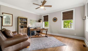 10 Lilac Ct, Bedford, NH 03110