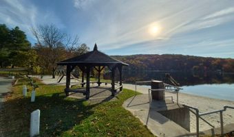 47 Lakeside Dr, Alloway, NJ 07461