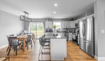 26 Knoll Crest Dr, Bangor, ME 04401