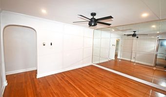 57 Netherwood Dr, Albertson, NY 11507