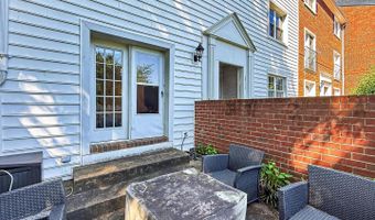 2711 S WALTER REED Dr S #A, Arlington, VA 22206