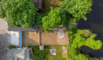 38 Newbury St, Auburn, ME 04210