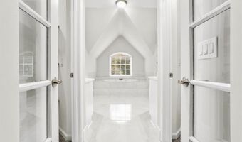 3425 Kingsland Cir, Berkeley Lake, GA 30096