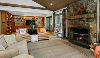 3 Raiders Ln, Darien, CT 06820