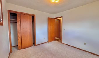 101 7th Ave NW, Bowman, ND 58623