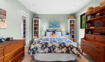 2202 Pine Grove Ct, Ann Arbor, MI 48103