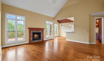103 Village Pointe Ln, Asheville, NC 28803