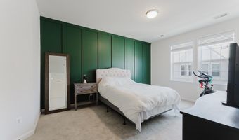 24588 BYRNE MEADOW Sq 302, Aldie, VA 20105