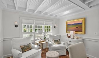 15 Harwood Rd, East Greenwich, RI 02818