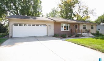 1601 E Sylvan Cir, Brandon, SD 57005