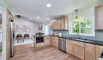 413 Claymont Dr, Ballwin, MO 63011
