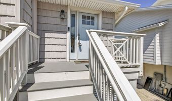 1766 BEACH Ave, Atlantic Beach, FL 32233