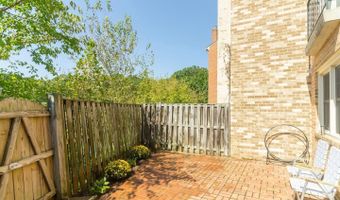 7628 WESTLAKE Ter 74, Bethesda, MD 20817