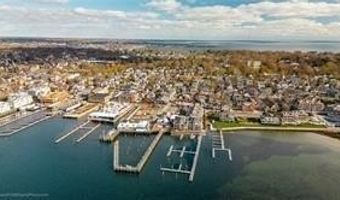 31 Coddinton Wharf 8, Newport, RI 02840