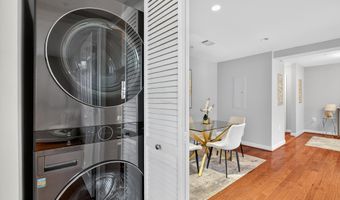 4163 S FOUR MILE RUN Dr 301, Arlington, VA 22204