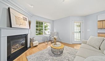 305 Rembrandt Way 305, Abington, MA 02351