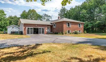 1391 Turner St, Auburn, ME 04210