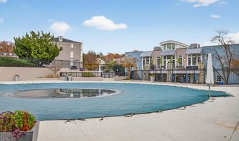 4163 S FOUR MILE RUN Dr 301, Arlington, VA 22204