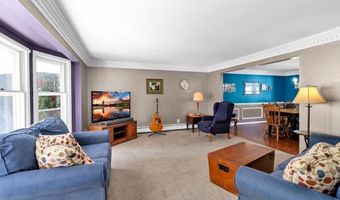 24 Rosewood Dr, Amherst, NY 14221