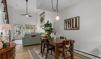 26 W Narragansett Ave 6, Newport, RI 02840