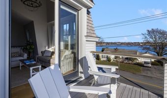 131 Eustis Ave, Newport, RI 02840