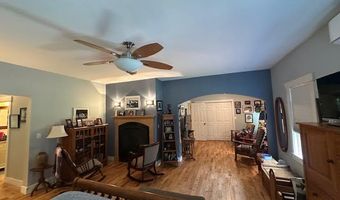 21 Dream Ln, Belfast, ME 04915
