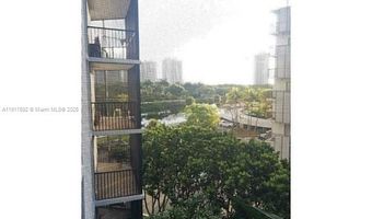 3475 N Country Club Dr 514, Aventura, FL 33180