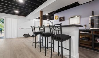 303 Oakfield Dr, Ballwin, MO 63021