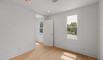 252 SUMAC St, Philadelphia, PA 19128