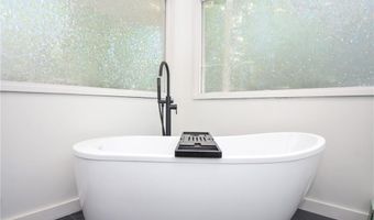 1500 LAKE Cir, Alexander City, AL 35010