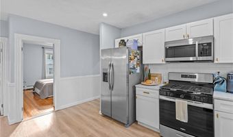 27 Ferncliff Ave, North Providence, RI 02911