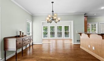 1605 Spinnaker Dr, Alpharetta, GA 30005