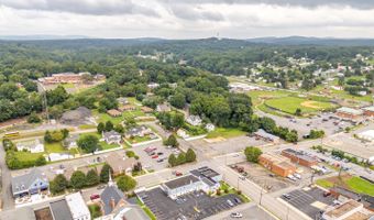 525 7th St, Altavista, VA 24517