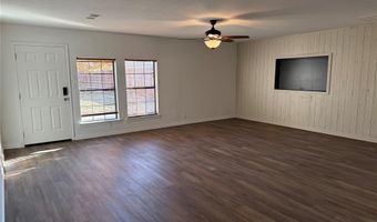 205 S Parkway Dr, Alvarado, TX 76009