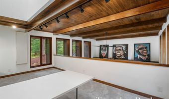410 Greentree Ln NE, Ada, MI 49301