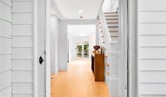 114 Rodman St, Narragansett, RI 02882