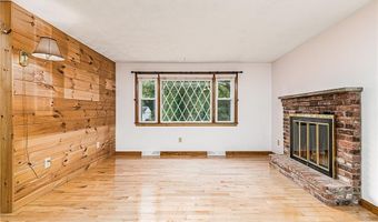 75 Hickory Dr, North Kingstown, RI 02852