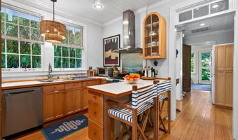 241 Washington St, Bay St. Louis, MS 39520