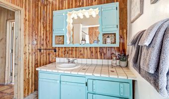 2 Latilla Ln, Arroyo Seco, NM 87514