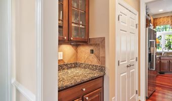 216 BOWEN Ct, Annapolis, MD 21401