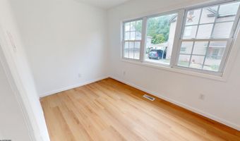 608 COLLEGE St, Barrackville, WV 26559