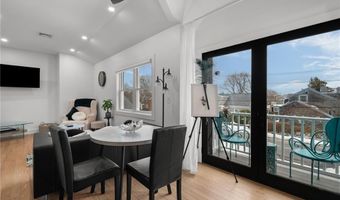 97 Eustis Ave 2, Newport, RI 02840