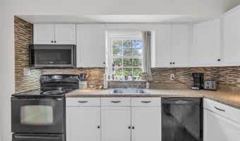 916 Beachwood Blvd, Beachwood, NJ 08722