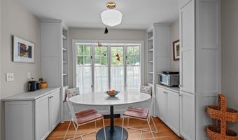 12 Half Mile Rd, Barrington, RI 02806