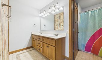 1600 S Parkview Blvd, Brandon, SD 57005