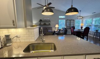 7327 Oak Knoll Dr, Indianapolis, IN 46217