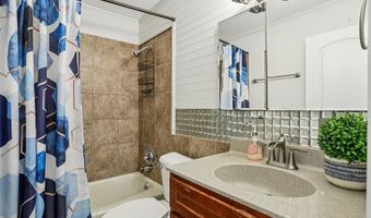 117 Old Oaks Dr, Ballwin, MO 63011