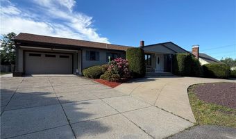 45 Pinewood Dr, North Providence, RI 02904