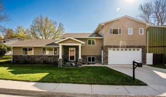 703 Circle Dr, Buffalo, WY 82834