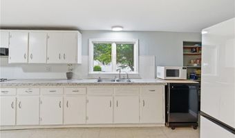 38 Franklin St, East Providence, RI 02915